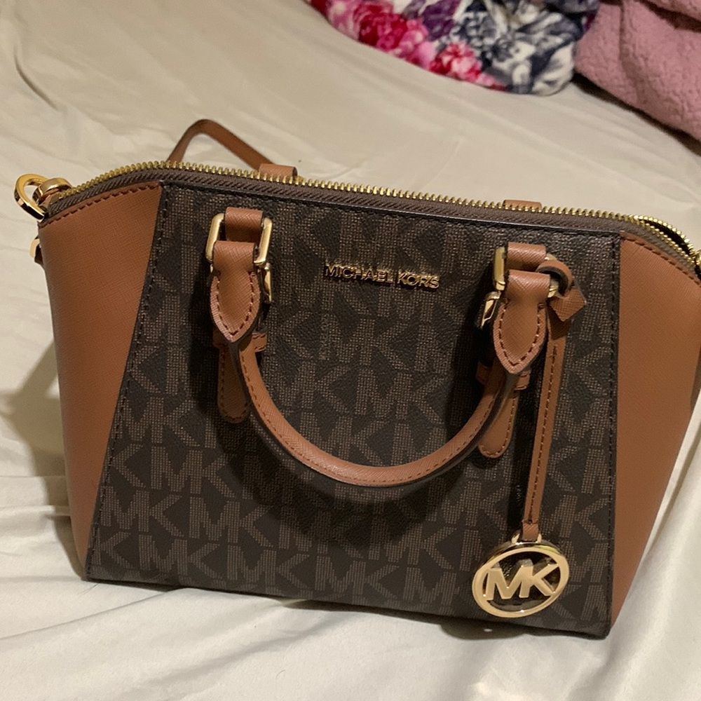 Tan Michael Kors Crossbody bag